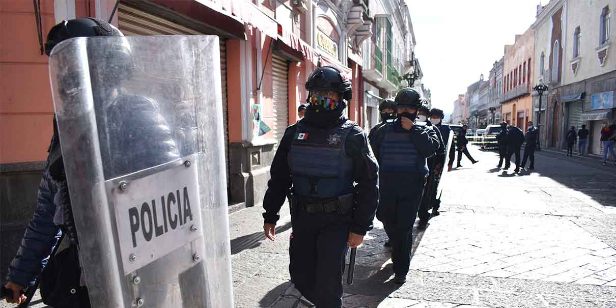 Consecuencias legales para alcaldes poblanos si contratan a policías “balines”