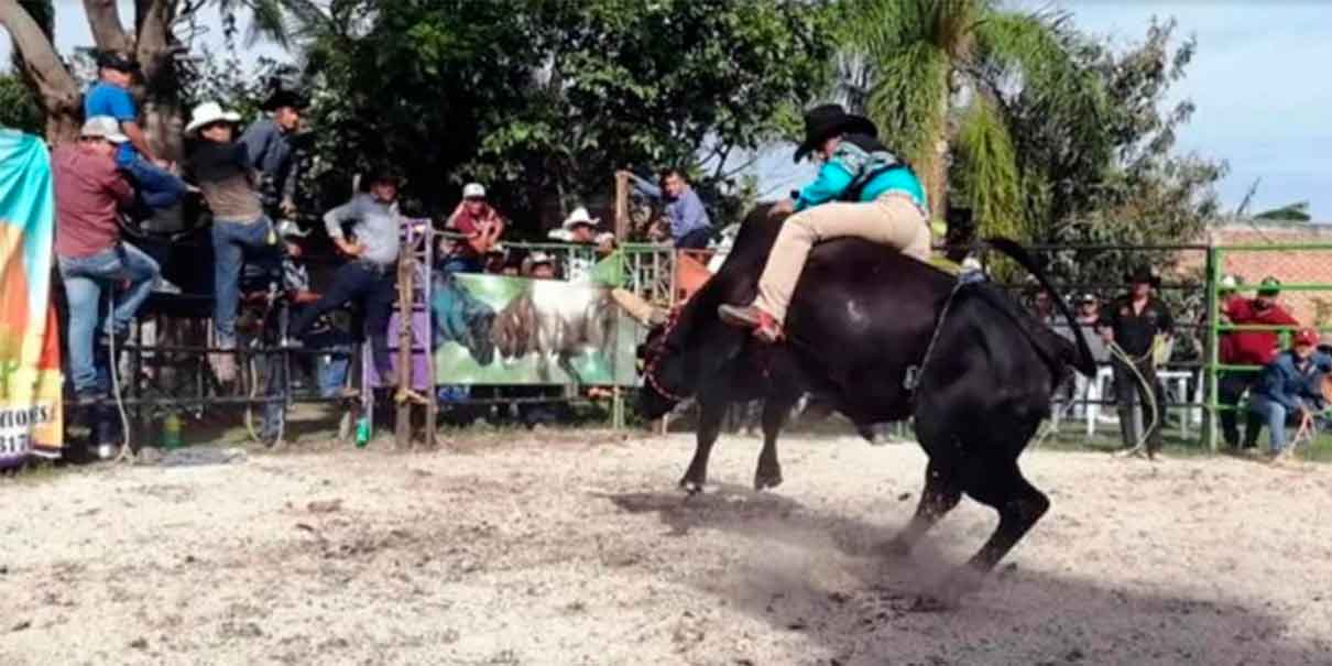 En zonas marginadas de Puebla por 30 mil pesos los niños arriesgan su vida en los jaripeos