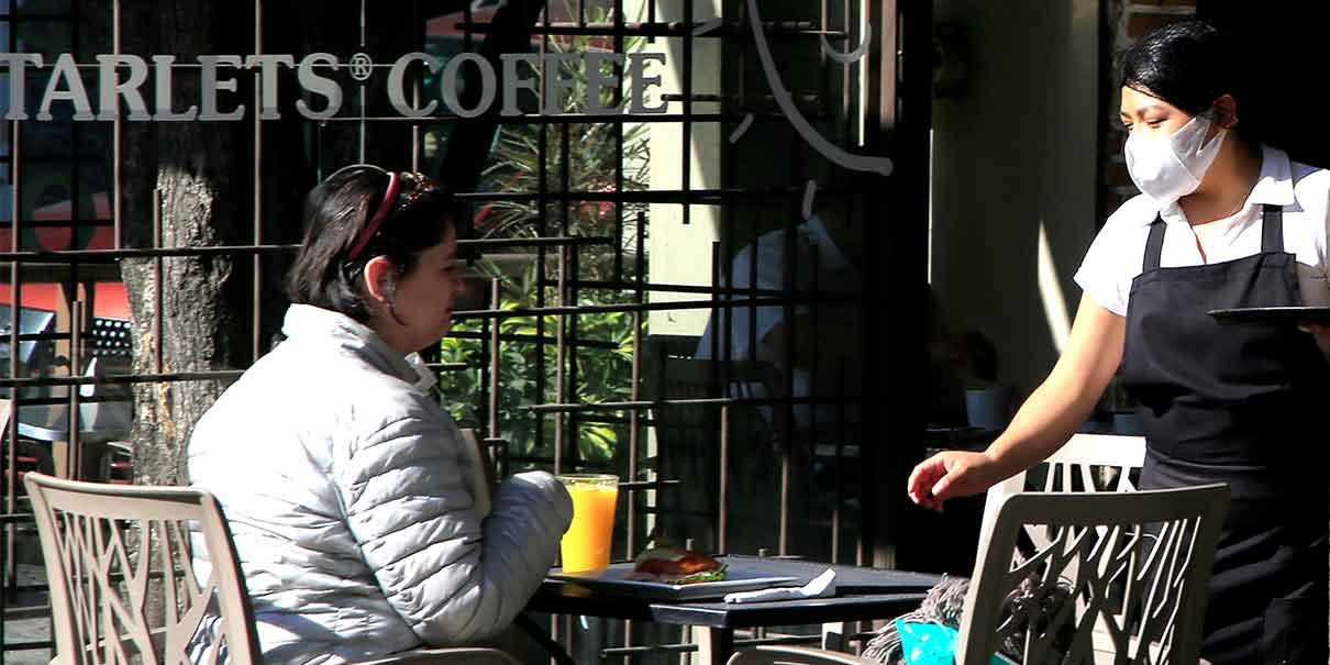Impedirán el ingreso de comensales no vacunados en restaurantes de Puebla