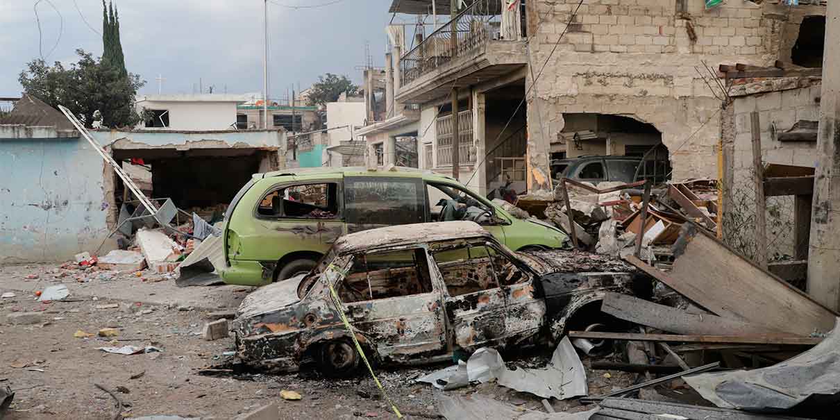 Inició el retiro de escombro de casas, autos y calles destruidas en Xochimehuacán