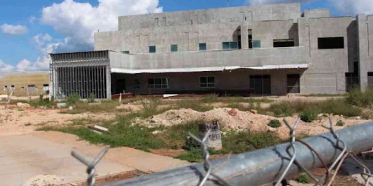 OBRA INCONCLUSA DE IVONNE ORTEGA EN YUCATÁN