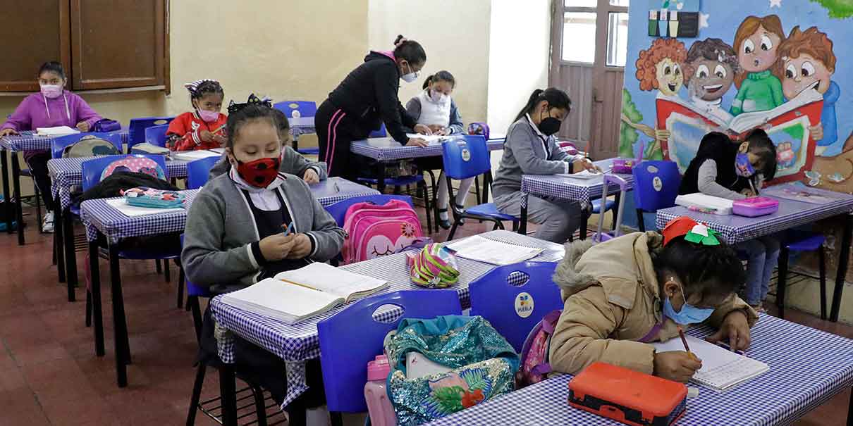 En enero regresarán todos los alumnos a los plantes de Puebla: SEP