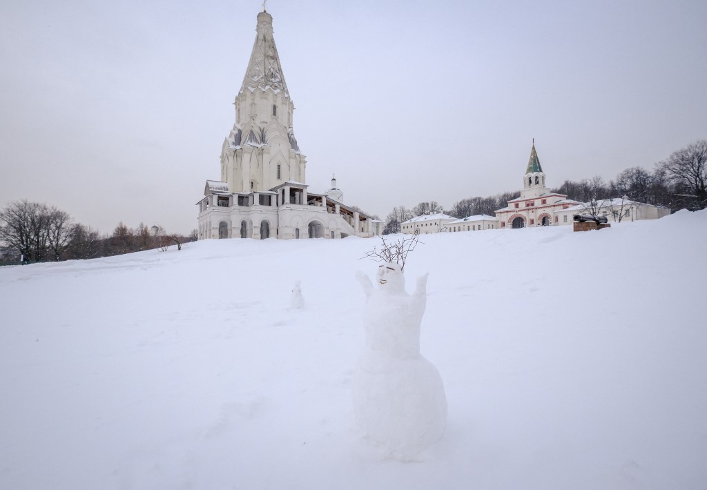 Un muñeco de nieve en Kolomenskoye