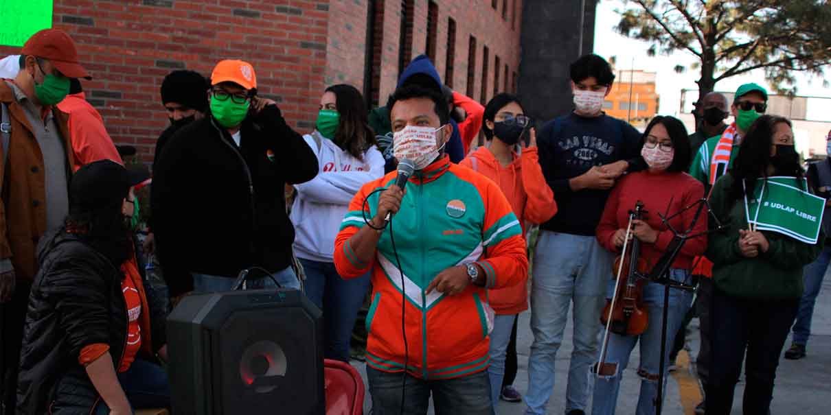 Regresen el Campus, insisten estudiantes Udlap en juzgado