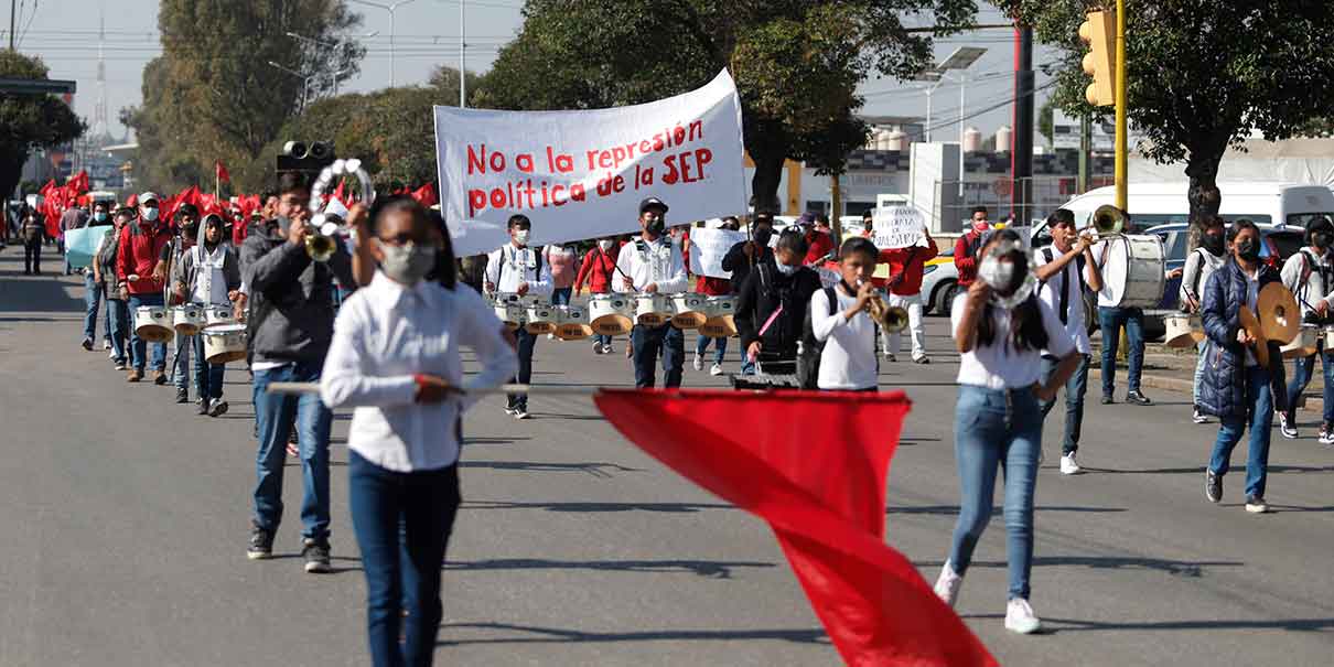 SEP Puebla evidencia operación de Antorcha Magisterial
