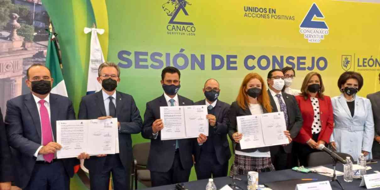 Firman CONCANACO SERVYTUR México y World Compliance Association convenio de colaboración para fomentar integridad empresarial