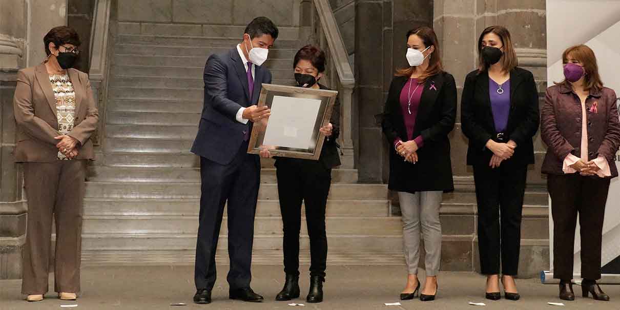 Eduardo Rivera reconoce a Lilia Cedillo como &#8220;Poblana Distinguida&#8221;; la primera rectora de la BUAP