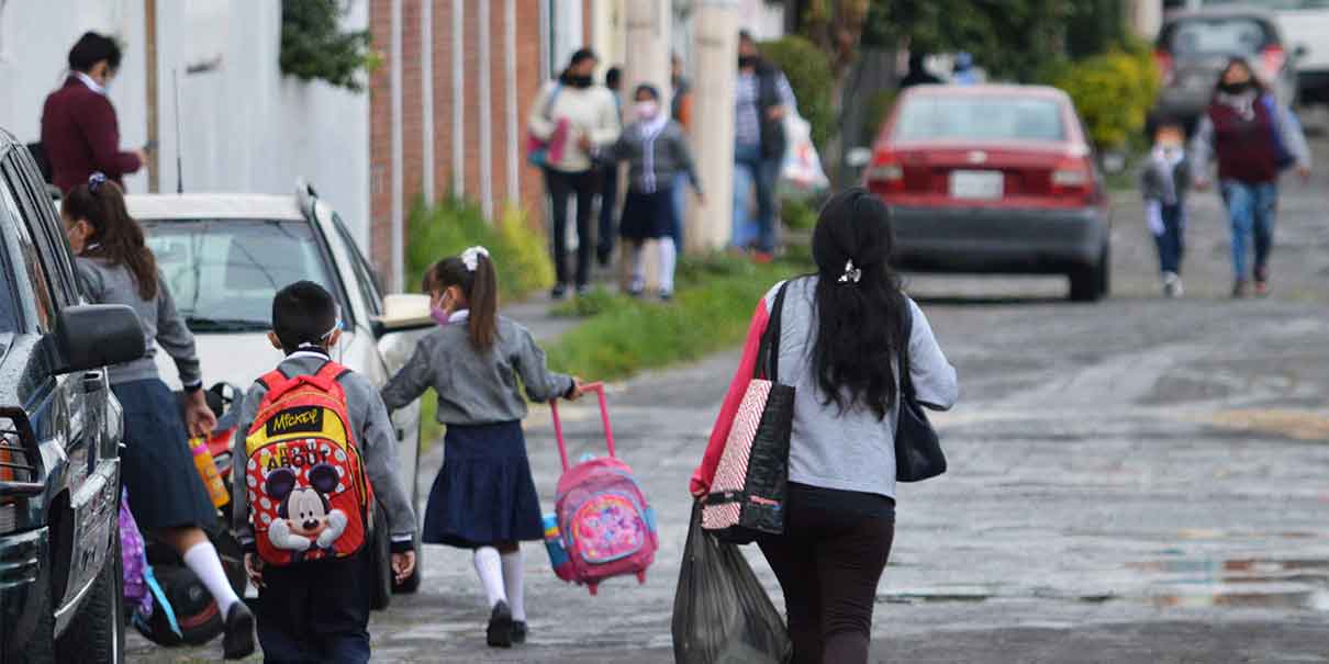 Papás apoyan el regreso presencial a escuelas, sus hijos bajaron su rendimiento escolar