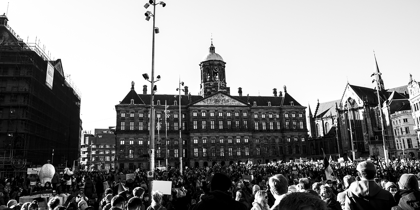Ámsterdam: memoria de guerra y cantos de paz por Ucrania