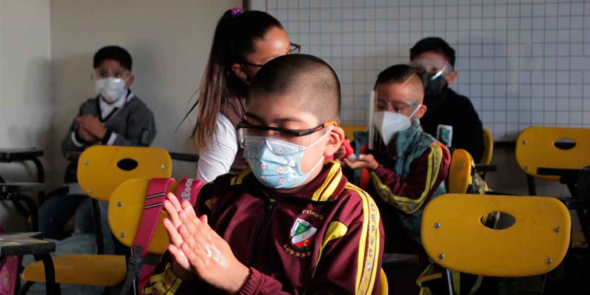 Alistan escuelas poblanas para regreso a clases presencial
