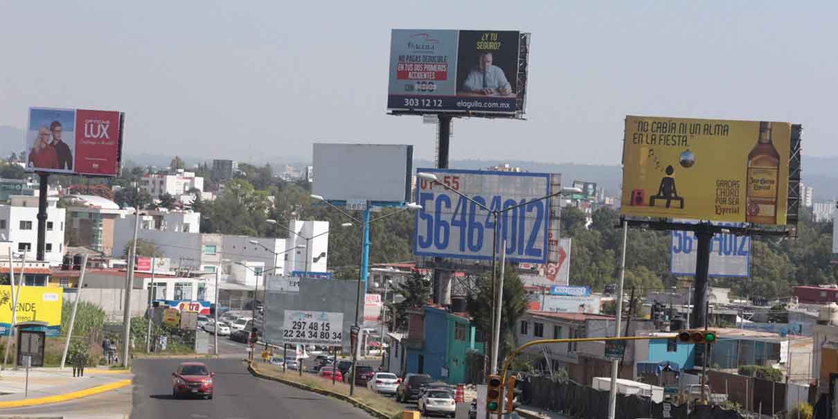 Hay mil espectaculares "pirata" en Puebla; habrá sanciones a dueños que no los regularicen