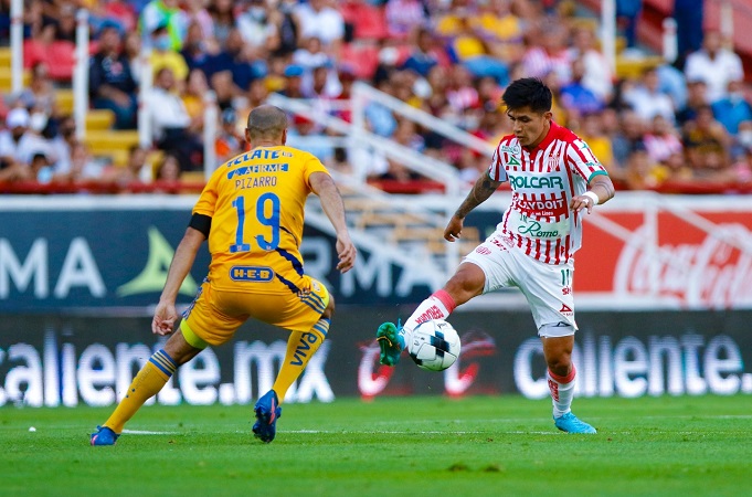 Necaxa vence a Tigres y liga victorias en la Liga MX