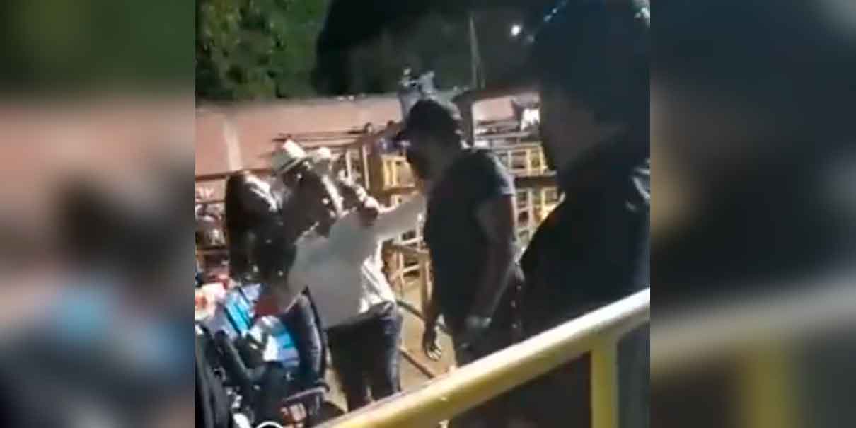 No sean santurrones, la edil de Ahuehuetitla puede ir a todos los jaripeos que la inviten y tomar cerveza: Barbosa