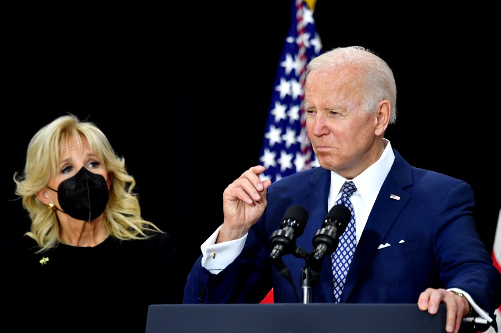 Joe Biden califica matanza de Buffalo como &#8216;terrorismo interno&#8217;