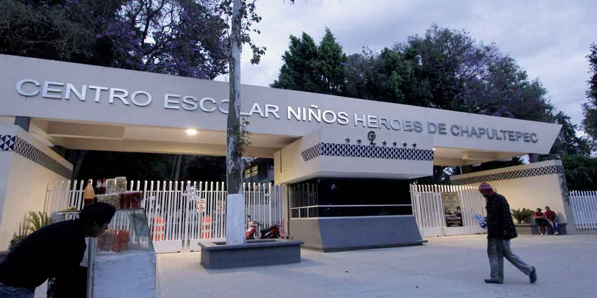 Personal de Centros Escolares exigieron a la SEP Puebla acabar con la corrupción y complicidad al nombrar a director