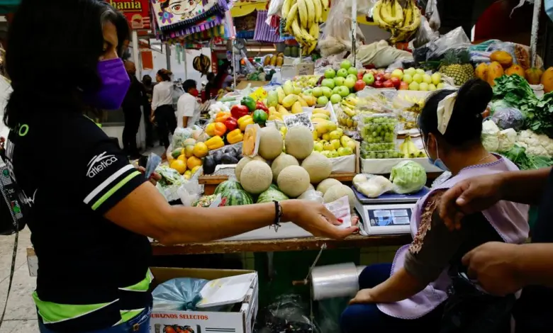 Se cotiza la canasta básica en mil 16.6 pesos