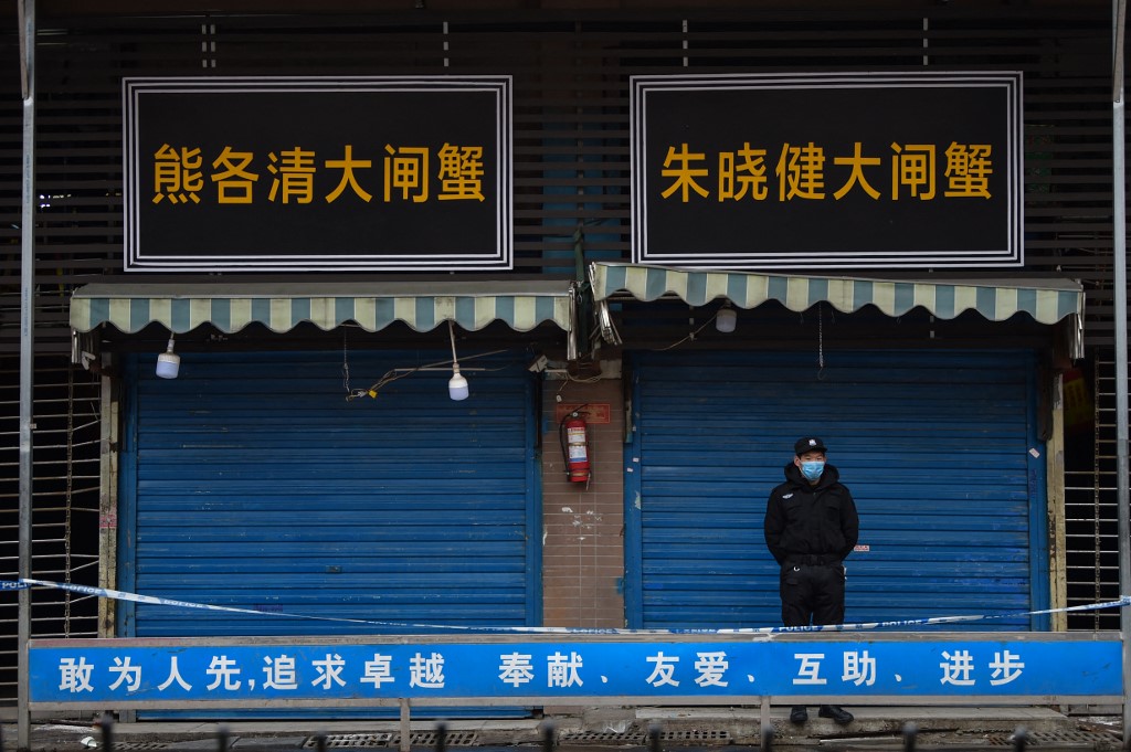 Dos nuevos estudios explican los orígenes del covid-19 en un mercado de Wuhan