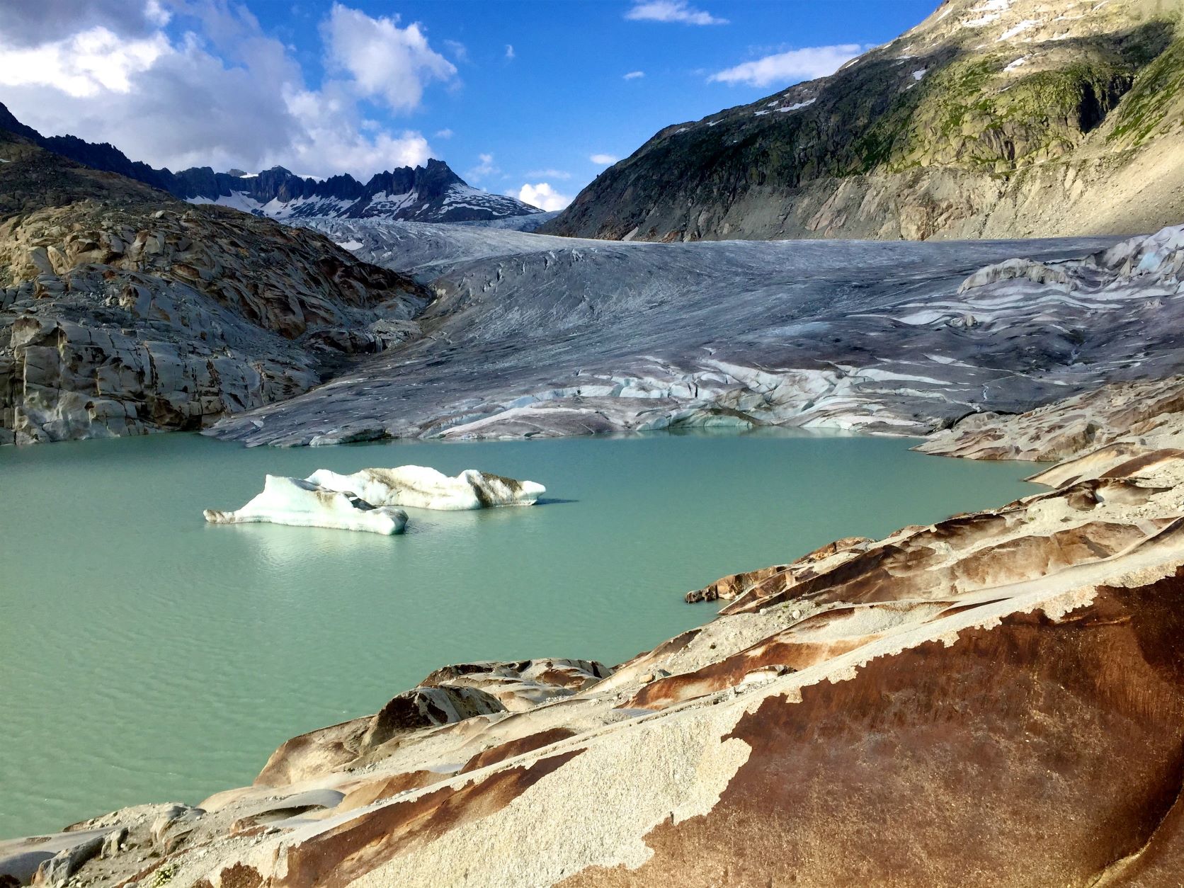 Cómo el cambio climático modificó la frontera entre Suiza e Italia