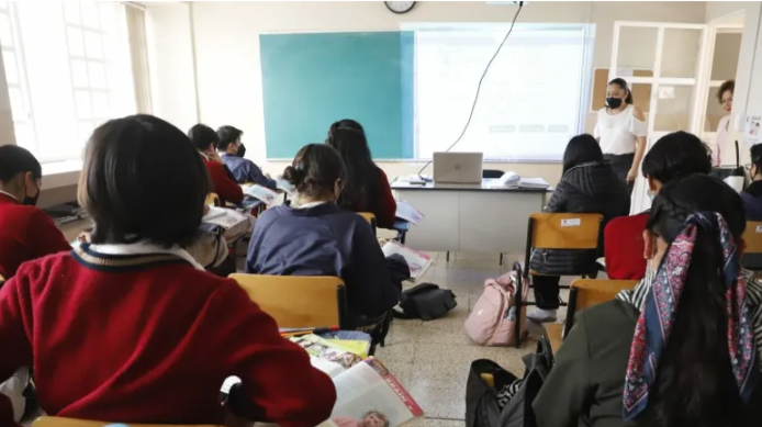 Ignoran escuelas suspensión de las clases por covid