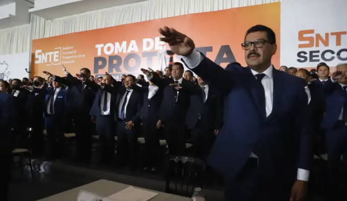 Said Vargas rinde protesta como secretario general de la Sección XV del SNTE