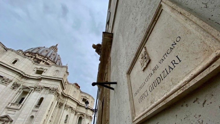 Por fraude imponen nueve años de cárcel al expresidente del banco del Vaticano