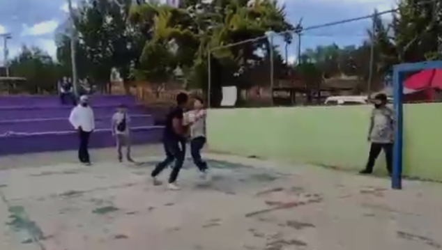 Riñen adolescentes en Pachuca; uno estaba armado