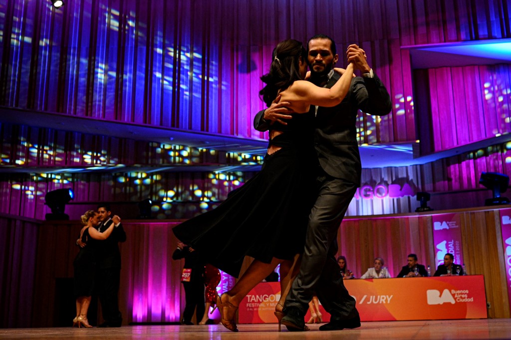 Zapatos de tango, un fetiche para bailarinas de Argentina