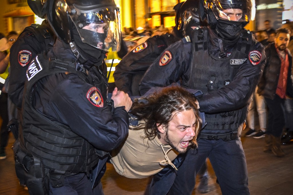 Ir a la guerra o a la cárcel, las opciones de los detenidos en Rusia