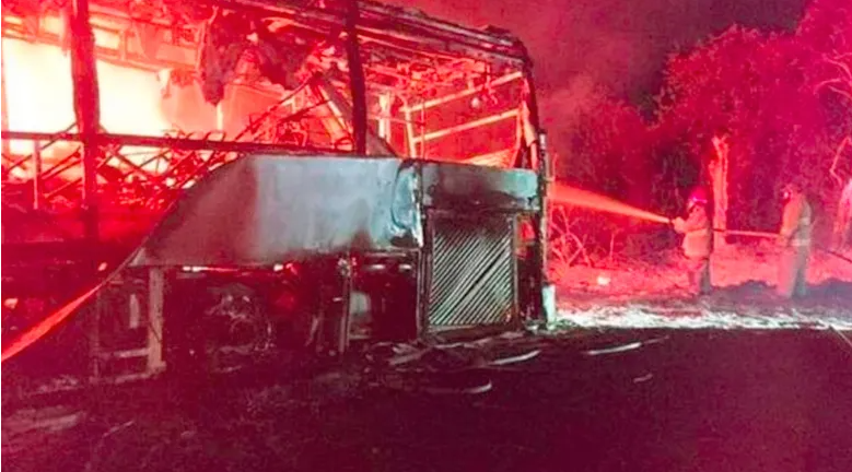 Vinculan al conductor del tráiler que ocasionó la muerte de 8 hidalguenses