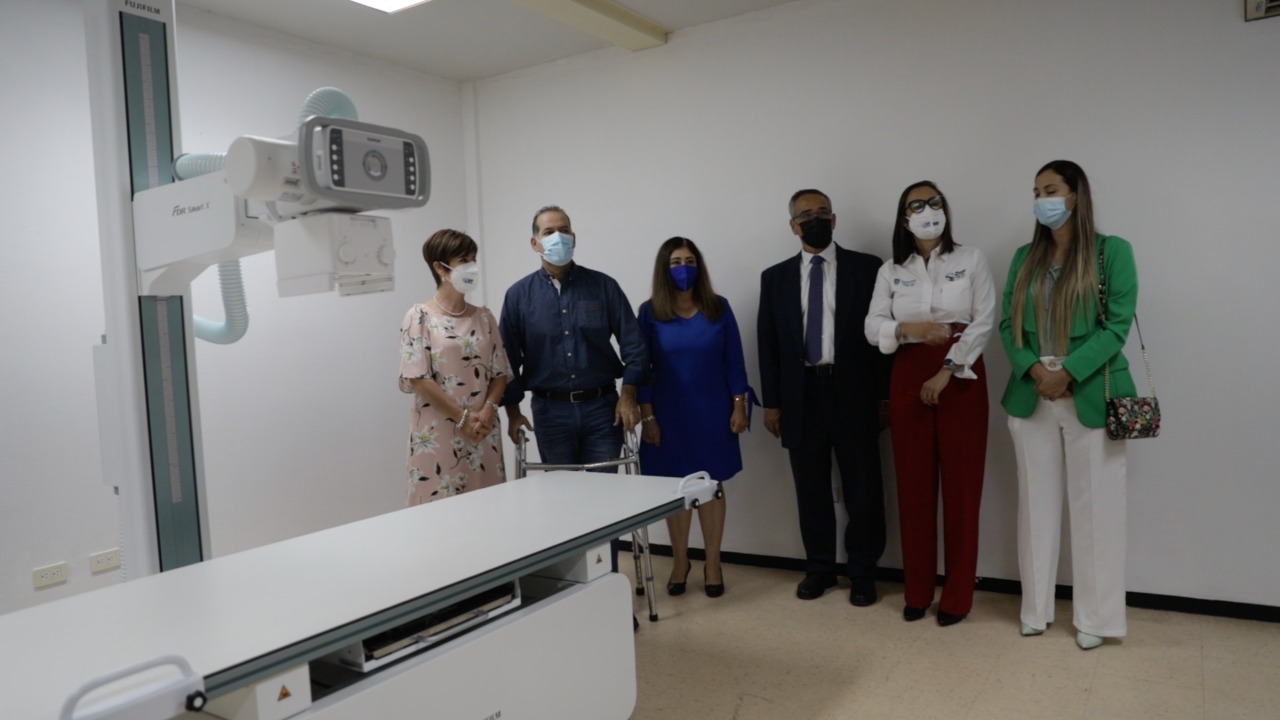 Entregan nuevo equipo de rayos X al Centro de Rehabilitación del DIF Estatal