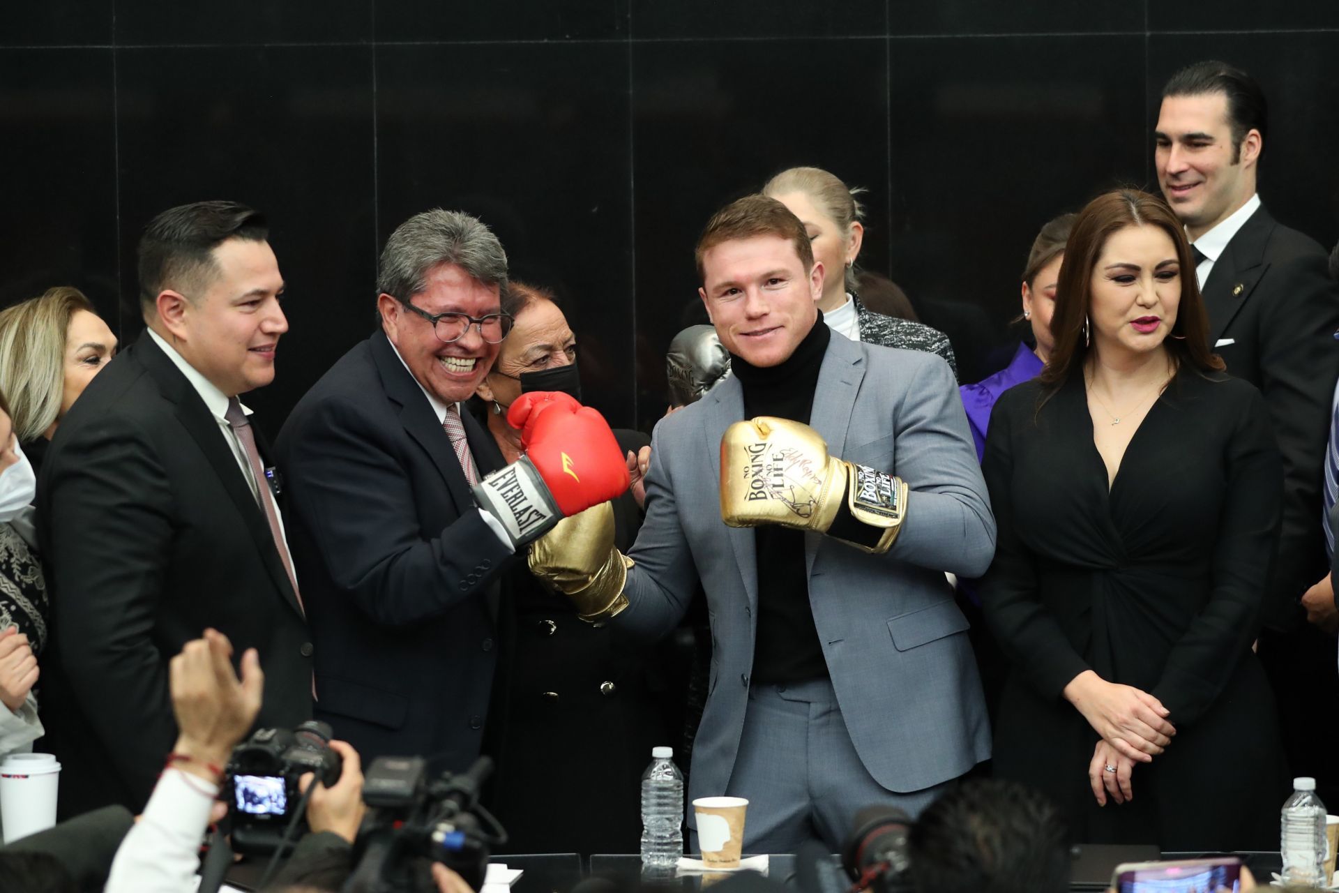 &#8216;Canelo&#8217; Álvarez bajo presión por rematar su trilogía con Golovkin en Las Vegas