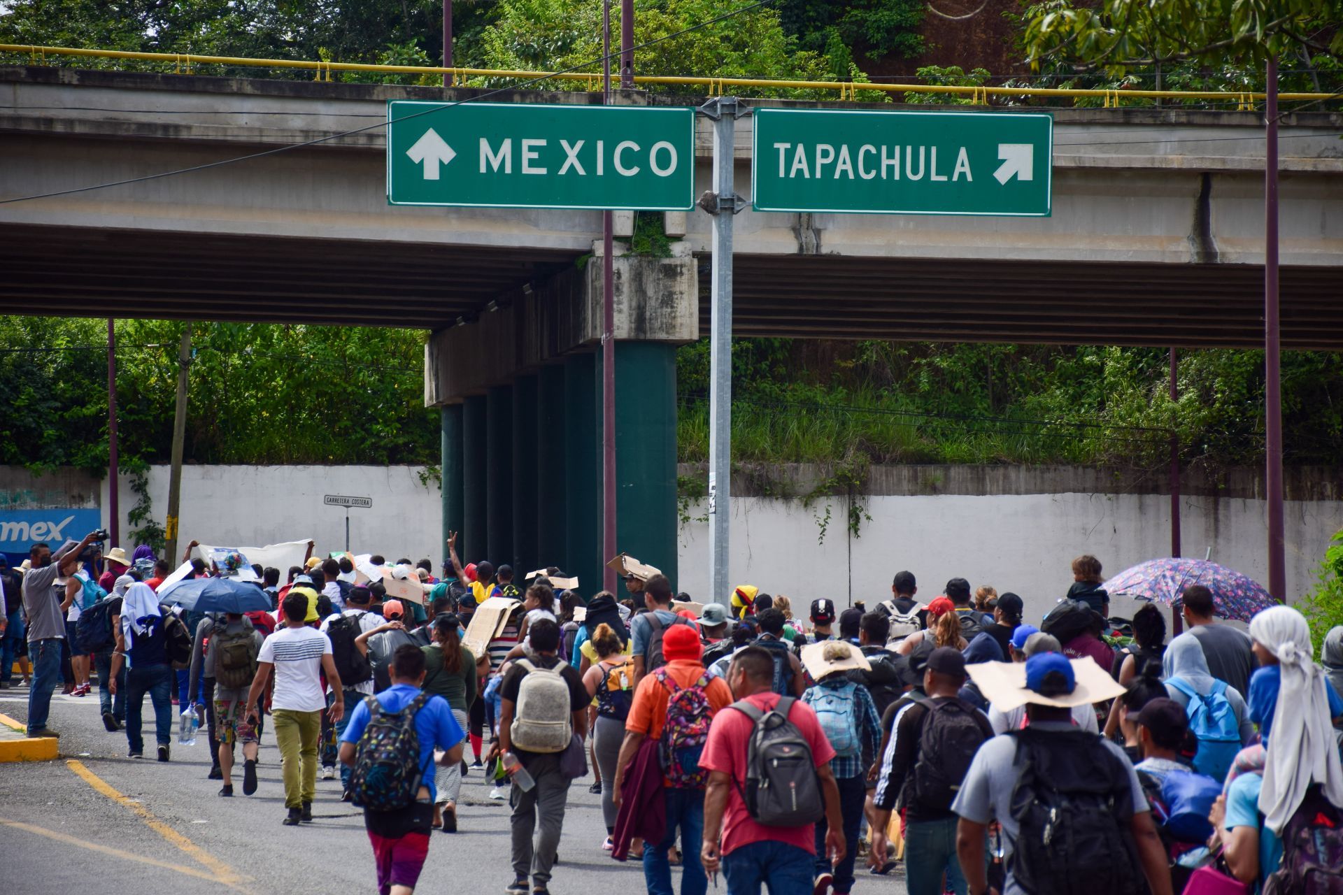 México: rescatan a 153 centroamericanos que viajaban en un camión de carga