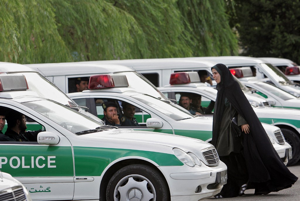 Irán: la policía moral hostiga a las mujeres desde hace 15 años