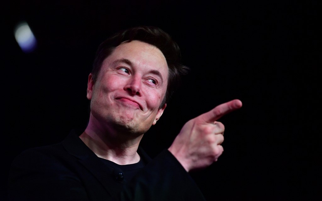 &#8216;El pájaro es libre&#8217;, tuitea Musk tras comprar Twitter