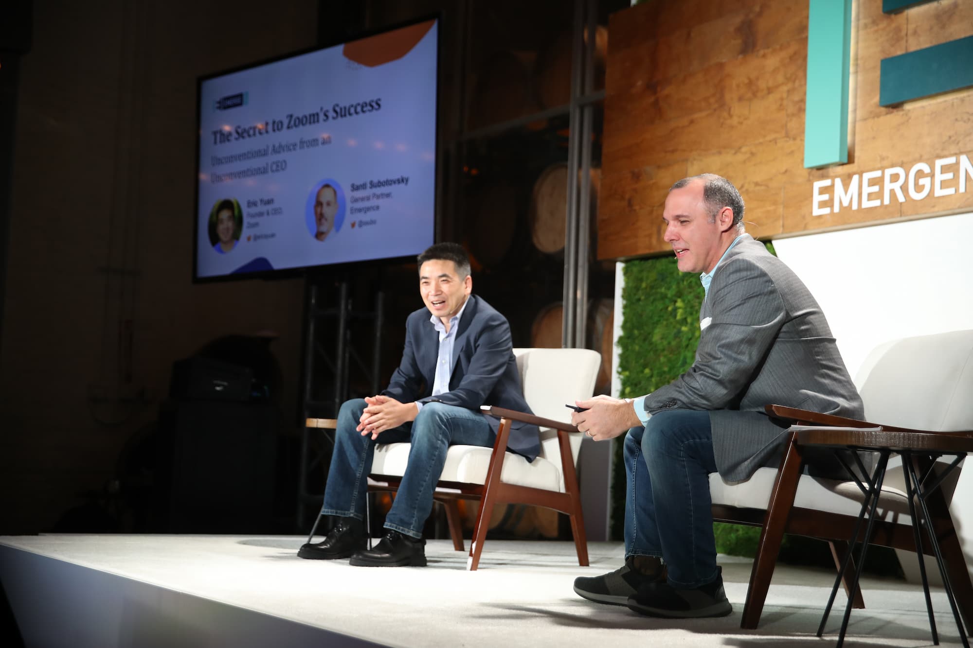 Subotovsky con Eric Yuan, fundador de Zoom durante el CEO Sumit de Emergence
