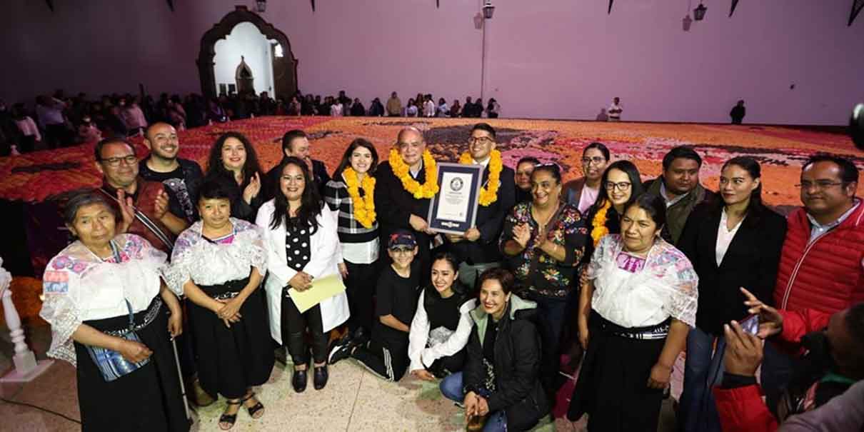 Zacatlán logra Récord Guinness por figura de Catrina hecha con pan de dulce