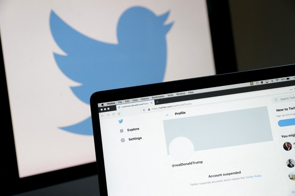 Elon Musk realiza encuesta en Twitter para restablecer cuentas suspendidas