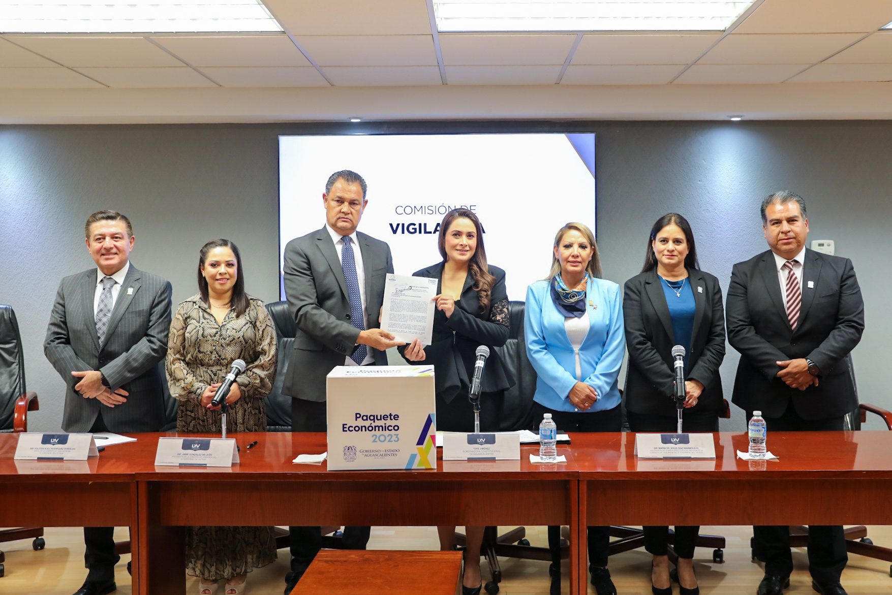 No habrá cambio de placas ni nuevos impuestos el próximo año: Tere Jiménez