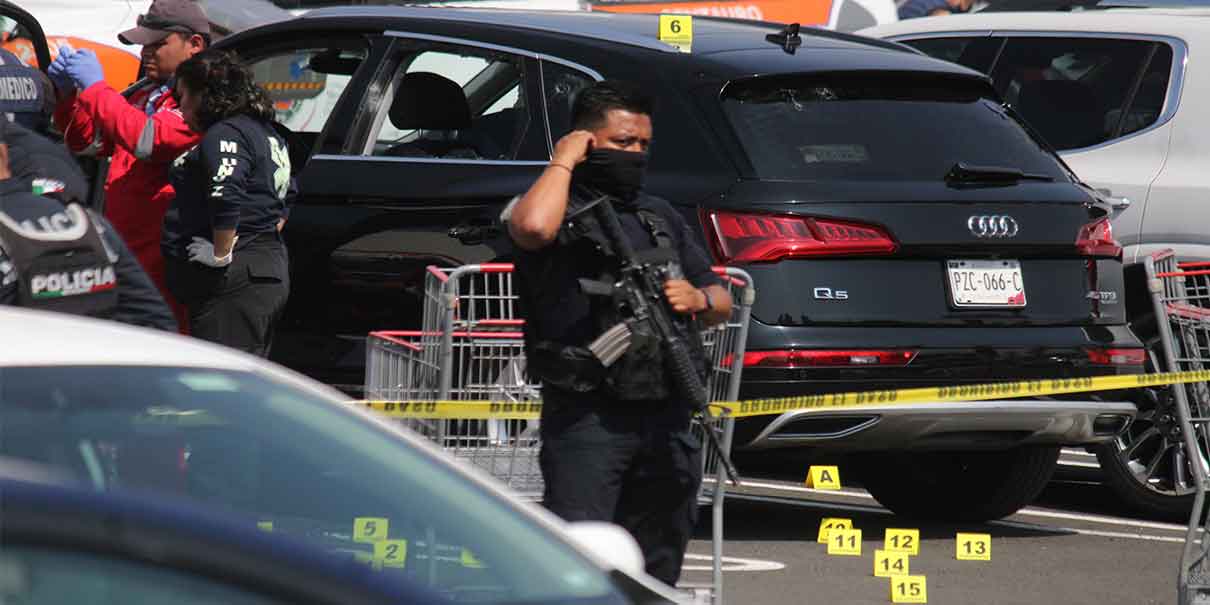 Balacera en estacionamiento de Costco Angelópolis, Puebla, hay dos muertos