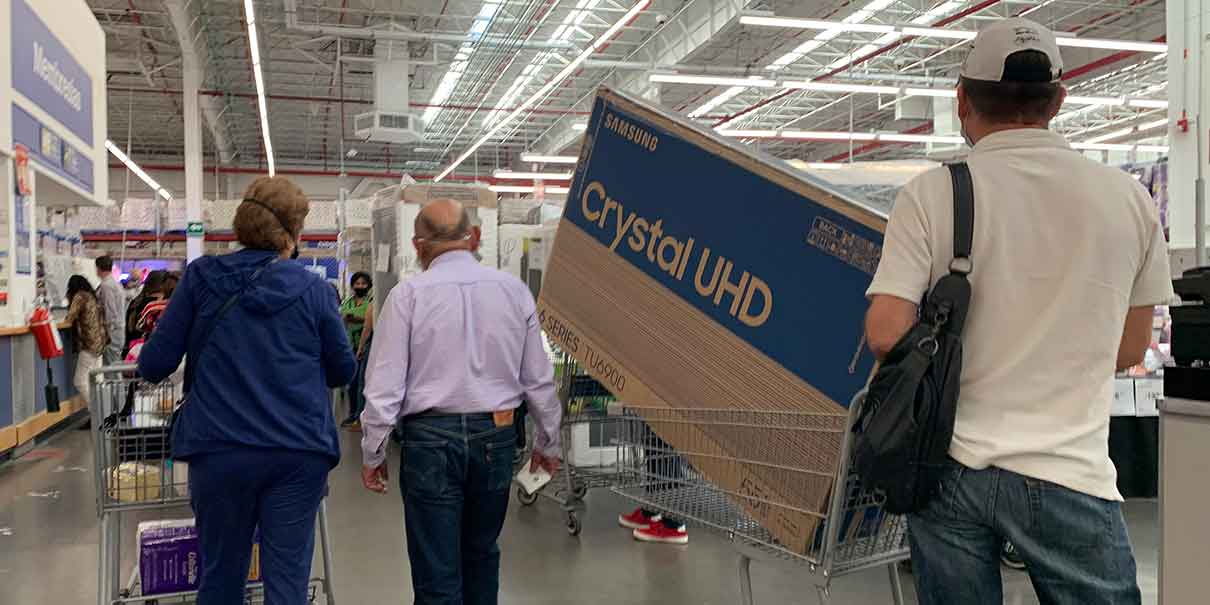 Pantallas de TV, celulares, ropa y calzado, lo más deseado para los poblanos en el Buen Fin