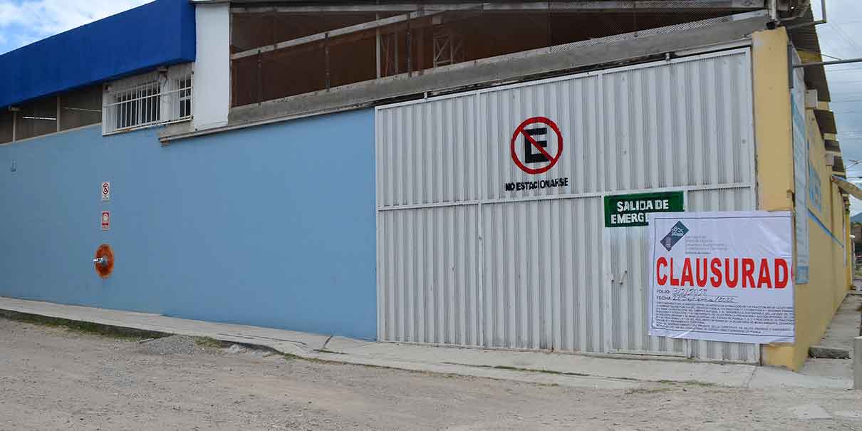 Continuarán clausuras a textileros que contaminen los ríos Atoyac y Zahuapan, advierte Barbosa