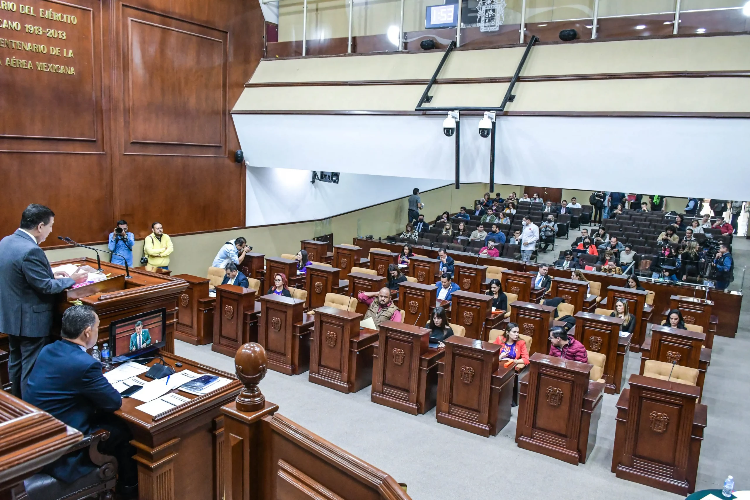 Diputados analizan el Paquete Económico 2023 con el titular de la SEFI