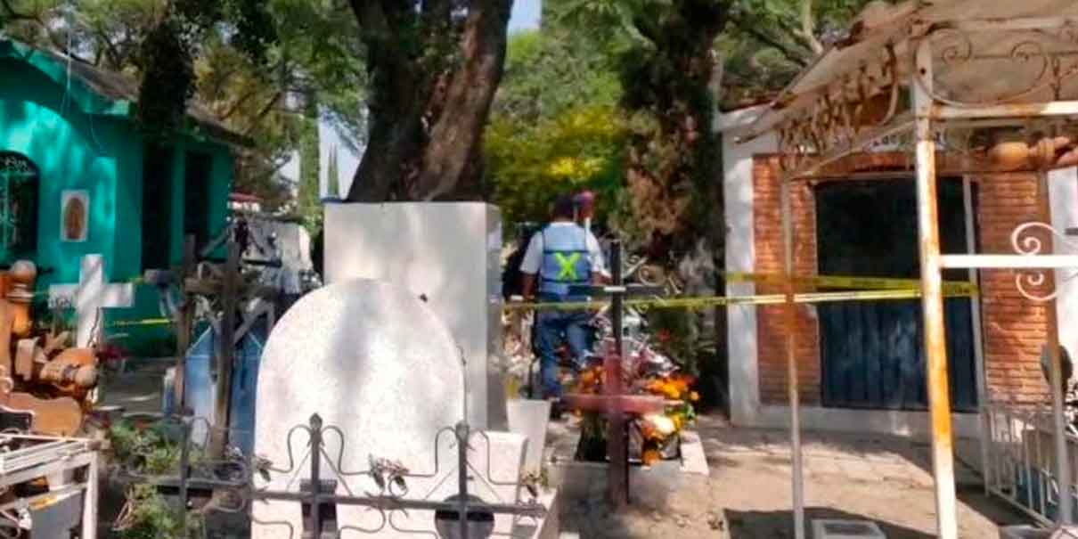 Dejan feto enfrascado en el panteón de Atlixco