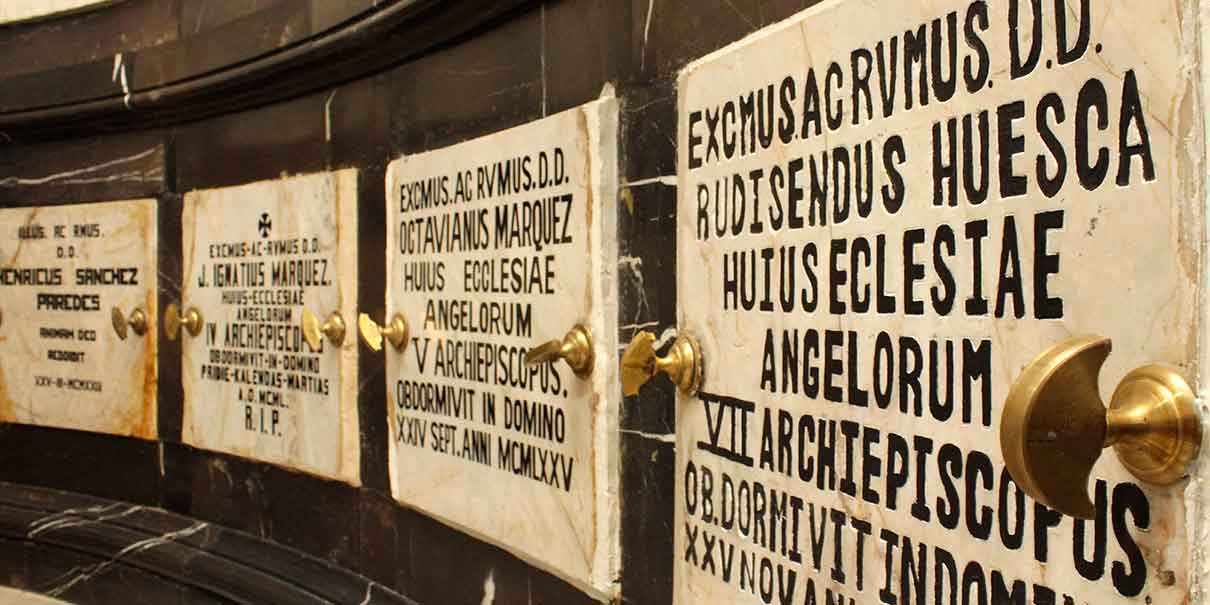 Hoy 2 de noviembre puedes visitar la CRIPTA de los Obispos en la CATEDRAL de Puebla