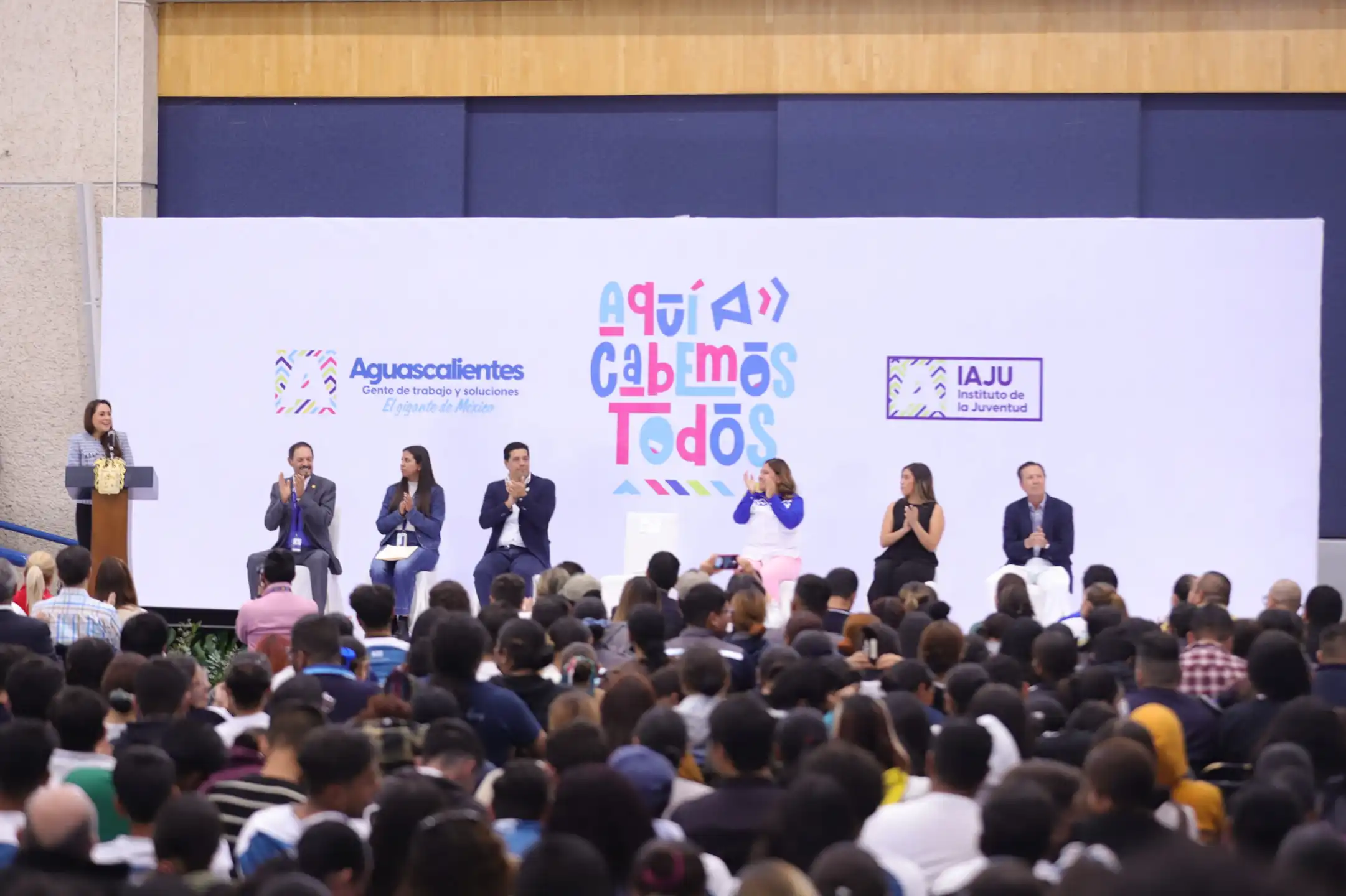 Tere Jiménez invita a jóvenes a participar en el diseño del Plan de Desarrollo Estatal