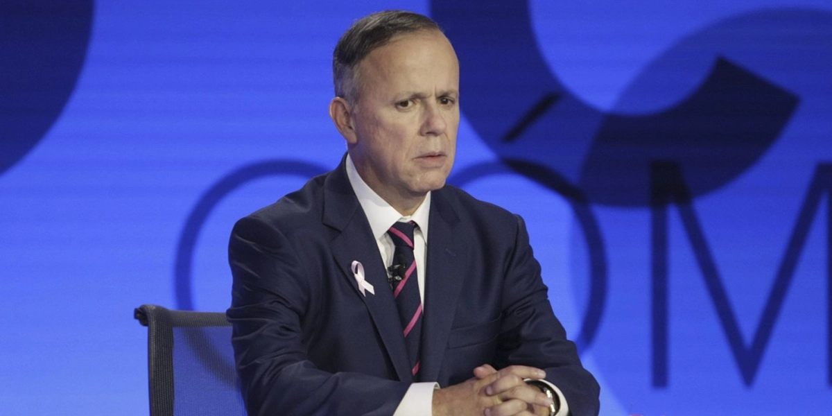 Ciro Gómez Leyva sufre atentado; sociedad condena el ataque
