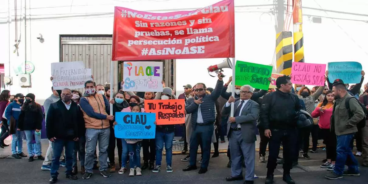 La ex edil poblana Claudia Rivera llegó a la ASE a explicar aparentes irregularidades cometidas durante su administración