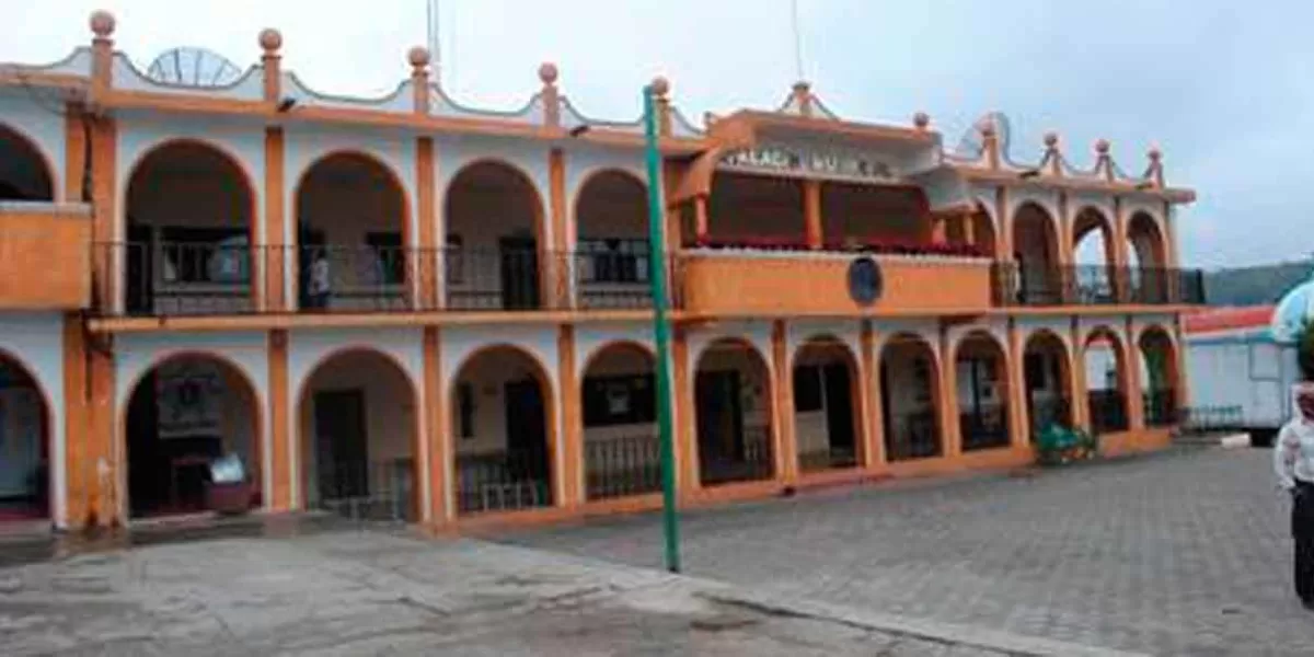 Alcalde y regidor de Tulcingo se ampararon para no ser detenidos, pero se aplicará la ley