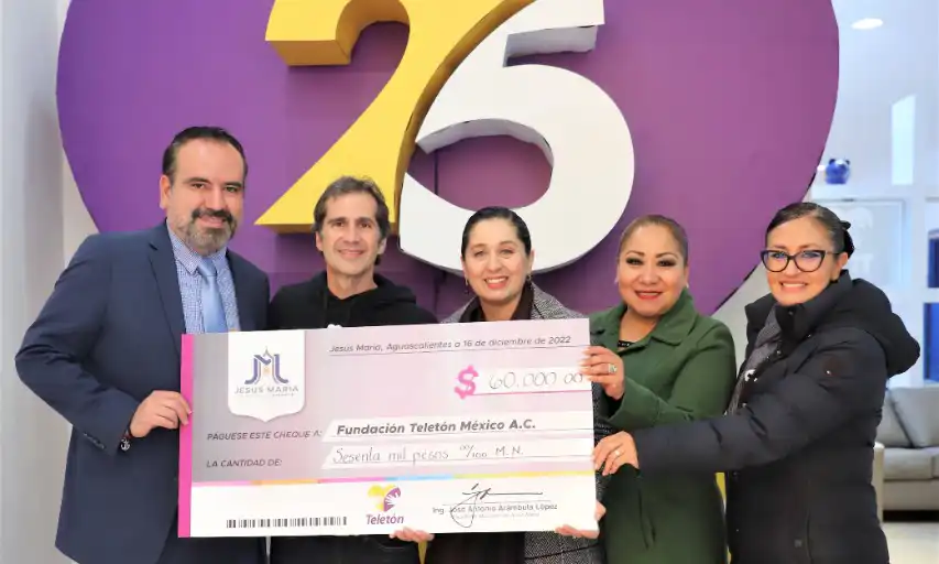 Jesús María entrega donación al Teletón
