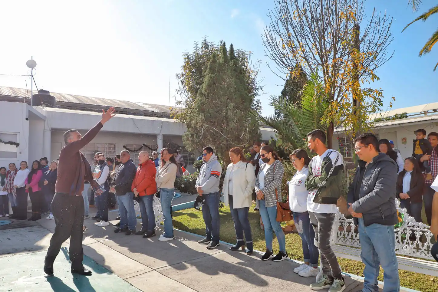 DIF de Jesús María entrega cenas navideñas a familias
